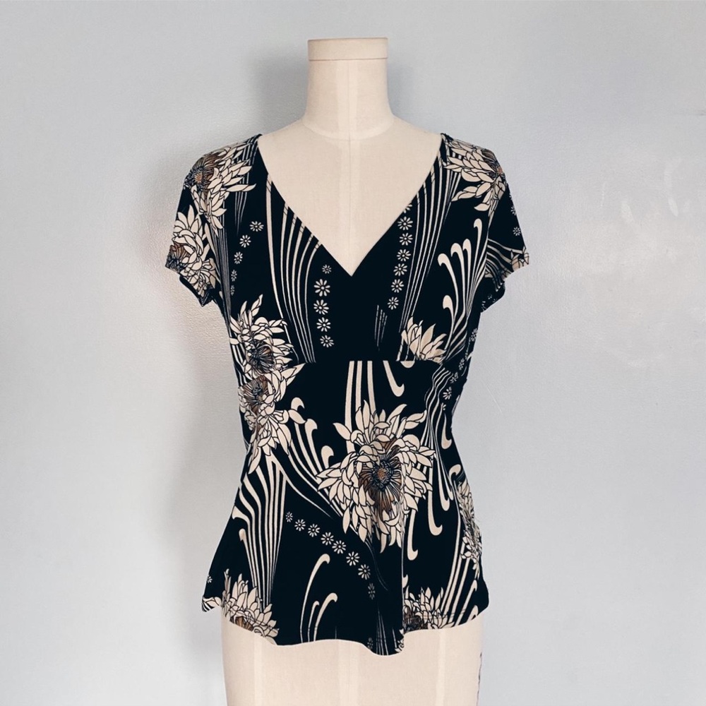 Vintage late 90s/early 2000s Agenda Y2k floral print top w V neck